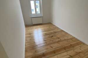 Modernisierte 2-Zimmer Wohnung mit Einbauküche und Duschbad – Ravenéstraße 5, 13347 Berlin – Vorschaubild 5