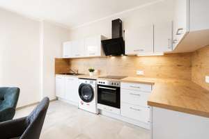 Neu sanierte & neu vollmöblierte 3-RW * neue EBK *Süd-Balkon* Bad mit Fenster + Wanne* zentral! – Hansastraße 22, 1097 Leipziger Vorstadt, Dresden – Vorschaubild 4