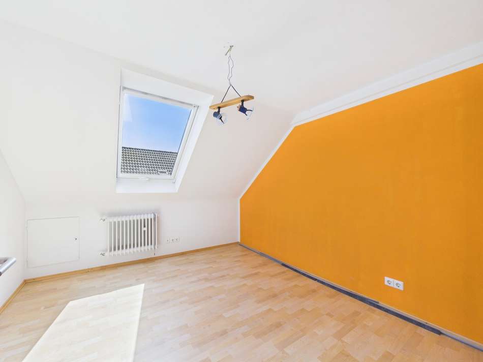 42 Zimmer 2 (2.OG)
