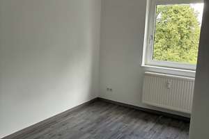 Zentral. Hell. Bezugsfertig – 4 Zimmer mit Balkon im Herzen der Stadt – 38226 Lebenstedt, Salzgitter – Vorschaubild 6