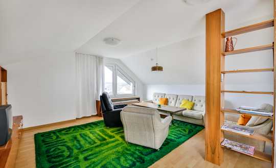Dachgeschoss-Wohnung in ruhiger Lage