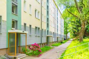 2-Raum-Wohnung im Erdgeschoss mit Balkon auf dem Kapellenberg – Stollberger Str. 85, 9119 Kapellenberg, Chemnitz – Vorschaubild 1