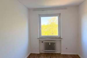 **FRISCH RENOVIERT** Helle 4-Zimmer-Wohnung mit BALKON in Solingen – Jaspersstraße 9, 42719 Wald, Solingen – Vorschaubild 9