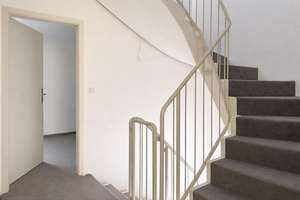 Kurzfristig bezugsfrei! Baujahr 2000 | Pkw-Stellplatz | EBK optional | ausgebautes Studio | Garten – Die vollständige Adresse der Immobilie erhältst du vom Anbieter., 4158 Wiederitzsch, Leipzig – Vorschaubild 6