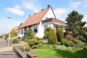 Platz für die ganze Familie + Freistehendes 2- bis 3-Familienhaus +