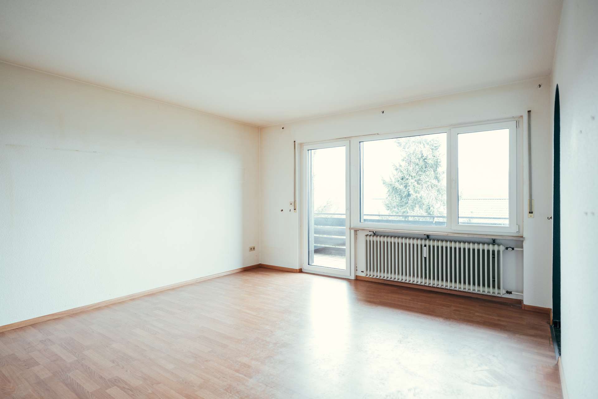 Charmante 2-Zimmer-Wohnung mit Südbalkon und traumhaftem Ausblick in Herrischried, Waldshut Kreis – Bild 2