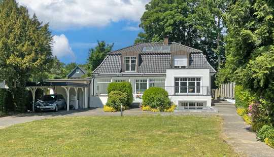 Bild von Stilvolles Einfamilienhaus mit 6 Zimmern und Südgarten – Wohnen nahe des Alsterlaufs