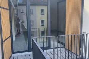 Möbliertes Studio-Apartment in Haidhausen mit Balkon | ruhig im Innenhof | U4/U5 – Einsteinstraße 107a, 81675 Steinhausen, München – Vorschaubild 2