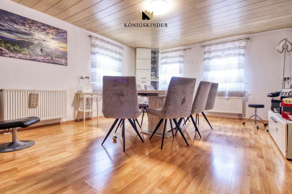 Immobilie in Gernsbach - Zweifamilienhaus mit Garten in ruhiger Lage - Bild 3