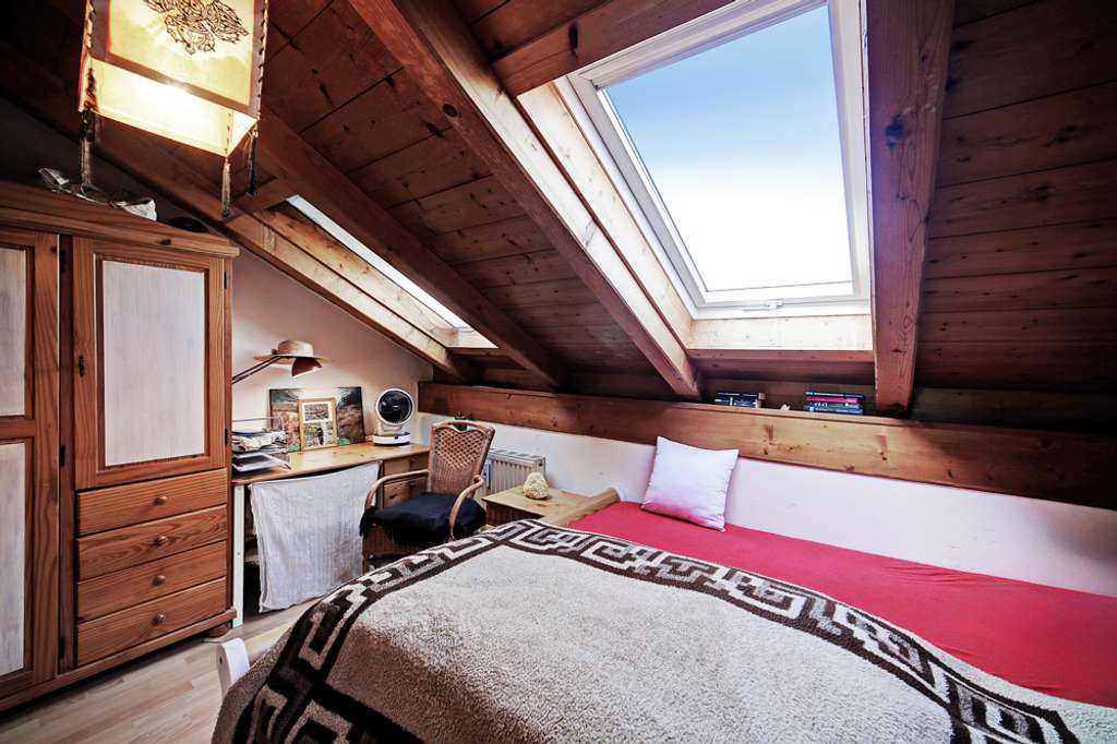 Immobilie in Königsdorf - Solide Kapitalanlage in Königsdorf!
Sehr gepflegte 3 Zimmer-Dachgeschosswohnung - Bild 2