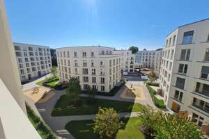Zweitbezug 1 Zimmer voll möbliert mit EBK und Balkon 4. Stock an der Isar direkt. – Candidstrasse 21, 81543 Siebenbrunn, München – Vorschaubild 1