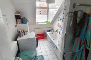 Einbauküche und Tageslichtbad - Extravagante, geräumige 2-Zi.-Maisonette über den Dächern Erfurts! – Oststraße a.A., 99086 Ilversgehofen, Erfurt – Vorschaubild 17