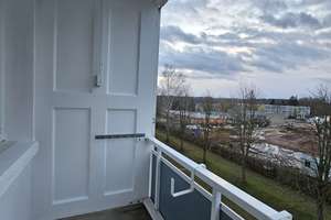 Sanierte 3-Raumwohnung mit Ausblick ins Grüne – Unnaer Straße 65, 4720 Döbeln – Vorschaubild 2