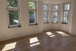 Charmante Altbauwohnung mit Balkon in Duisburg-Wanheimerort