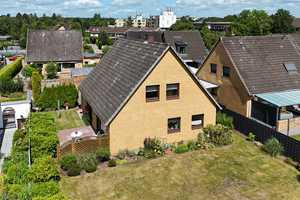 Voll unterkellertes Einfamilienhaus mit Garage und Terrasse sowie viel Entfaltungspotential – Flensburg – Vorschaubild 1