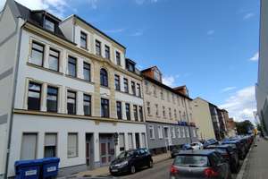 Nachmieter gesucht für 2-Zimmer-Wohnung mit Balkon, WG geeignet, in Magdeburg-Neustadt