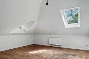 Lichtdurchflutete Dachgeschosswohnung in einer sanierten Denkmalschutzimmobilie in Farmsen-Berne – Die vollständige Adresse der Immobilie erhältst du vom Anbieter., 22159 Farmsen-Berne, Hamburg – Vorschaubild 7
