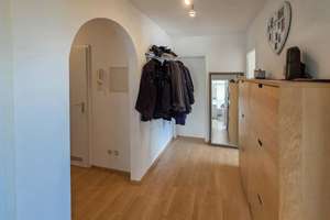 Stilvolle 4-Zimmer-Maisonette mit Galerie und zwei Balkonen in begehrter Lage in Augsburg-Göggingen – Die vollständige Adresse der Immobilie erhältst du vom Anbieter., 86199 Göggingen-Süd, Augsburg – Vorschaubild 5