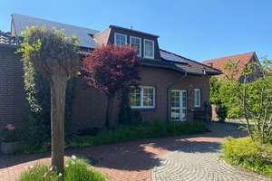 Ohne Makler! Gepflegtes Einfamilienhaus (Winkelhaus) mit PV-Anlage und Garage in Meerbusch-Osterath – Kevelaerer 11, 40670 Meerbusch – Vorschaubild 1