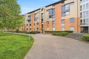 Provisionsfrei! Leerstehende 2-Zimmer-Wohnung mit Blick ins Grüne  und  TG-Stellplatz