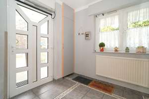 Ideal für ein zu pflegendes Familienmitglied, als Mehrgenerationen-Haus oder mit Praxis / Büro – Die vollständige Adresse der Immobilie erhältst du vom Anbieter., 47443 Hochstraß, Moers – Vorschaubild 4