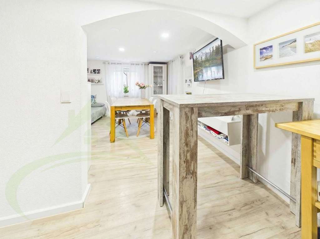 Immobilie in Mengerskirchen - Jetzt ins Eigenheim starten – Stilvoll modernisiertes Haus mit Außenbereich - Bild 4