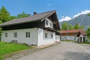Oberau: Großes, aufteilbares Baugrundstück mit modernem Einfamilienhaus  – Die vollständige Adresse der Immobilie erhältst du vom Anbieter., 82496 Oberau – Vorschaubild 3