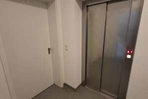 Geräumiger und heller Altbau mit Balkon in zentraler Lage – Rüdigerstraße 2, 97070 Altstadt, Würzburg – Vorschaubild 11