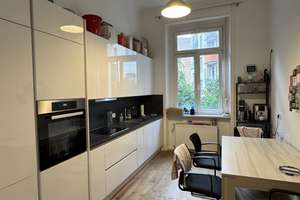 Moderne Altbauwohnung mit Einbauküche - Wiesbaden-Mitte
