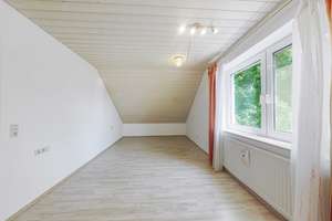 Flexibel Wohnen! 5-Zimmer-DG-Wohnung mit Gartenanteil, TG-Stellplatz und kleiner Galerie – Die vollständige Adresse der Immobilie erhältst du vom Anbieter., 89143 Blaubeuren – Vorschaubild 9