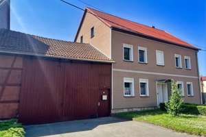 Zweifamilienhaus mit großzügigem Grundstück und moderner Technik – Die vollständige Adresse der Immobilie erhältst du vom Anbieter., 99955 Urleben – Vorschaubild 1