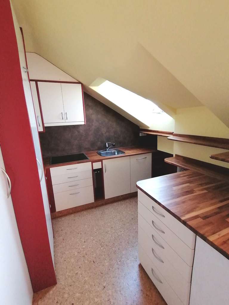 Immobilie in Ühlingen-Birkendorf - Attraktive 3-Zimmer-Dachwohnung in ruhiger Lage – frisch renoviert & sofort verfügbar - Bild 3