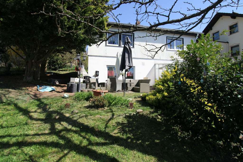 Immobilie in Grävenwiesbach - Gestalten Sie Ihr Zuhause: Einfamilienhaus mit weitläufigem Garten in Grävenwiesbach-Heinzenberg  - Bild 0