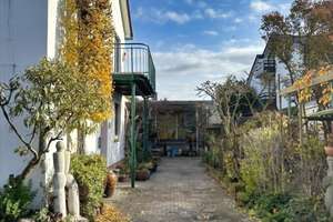 Seltene Kombination aus Wohnhaus und großer Halle auf einem ca. 1.050 qm großen Grundstück !