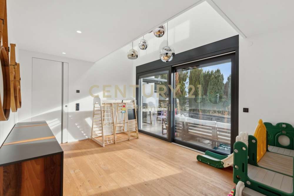 Immobilie in Zornheim - Elegantes Wohnen mit Weitblick & Top-Ausstattung! 6-Zimmer-Traum in familienfreundlicher Lage! - Bild 3