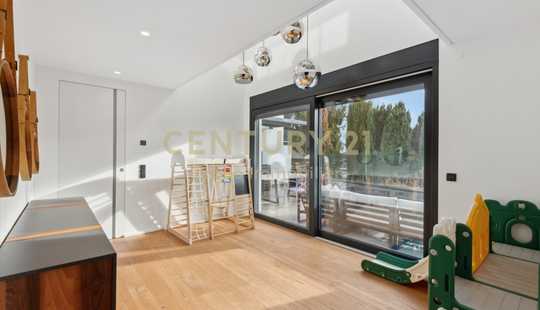 Bild von Elegantes Wohnen mit Weitblick & Top-Ausstattung! 6-Zimmer-Traum in familienfreundlicher Lage!