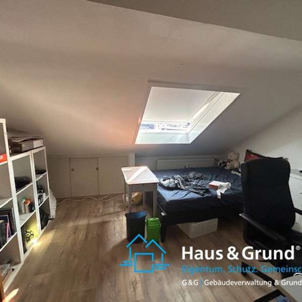 *** Attraktives u. solides Mehrfamilienhaus - mit Garagen - Aachener Innenstadt ***