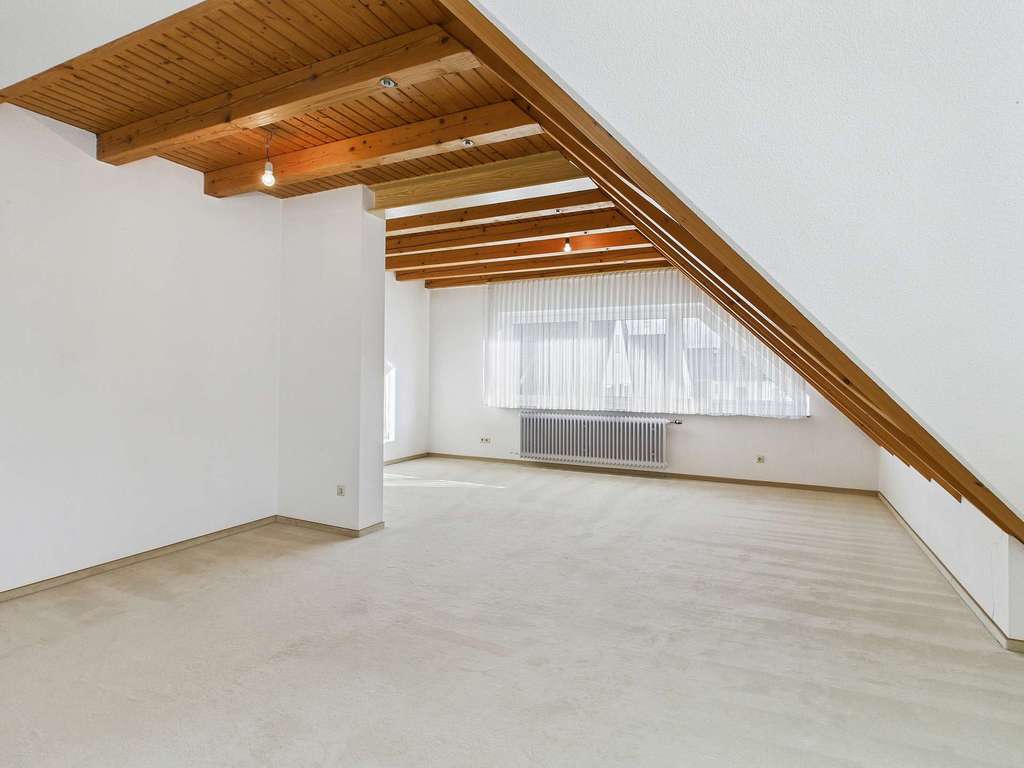 Immobilie in Fellbach - 3-Familienhaus mit Entwicklungschancen – interessante Gelegenheit für Kapitalanleger und Eigennutzer - Bild 2