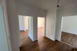 Helle 3-Zimmer-Wohnung im sanierten Altbau: großer Balkon, Garten, Garage, Wärmepumpe, Energie-Kl. B – 97082 Steinbachtal, Würzburg – Vorschaubild 6