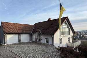 EFH mit toller Fernsicht in Coburg/Rödental – Die vollständige Adresse der Immobilie erhältst du vom Anbieter., 96472 Rödental – Vorschaubild 1