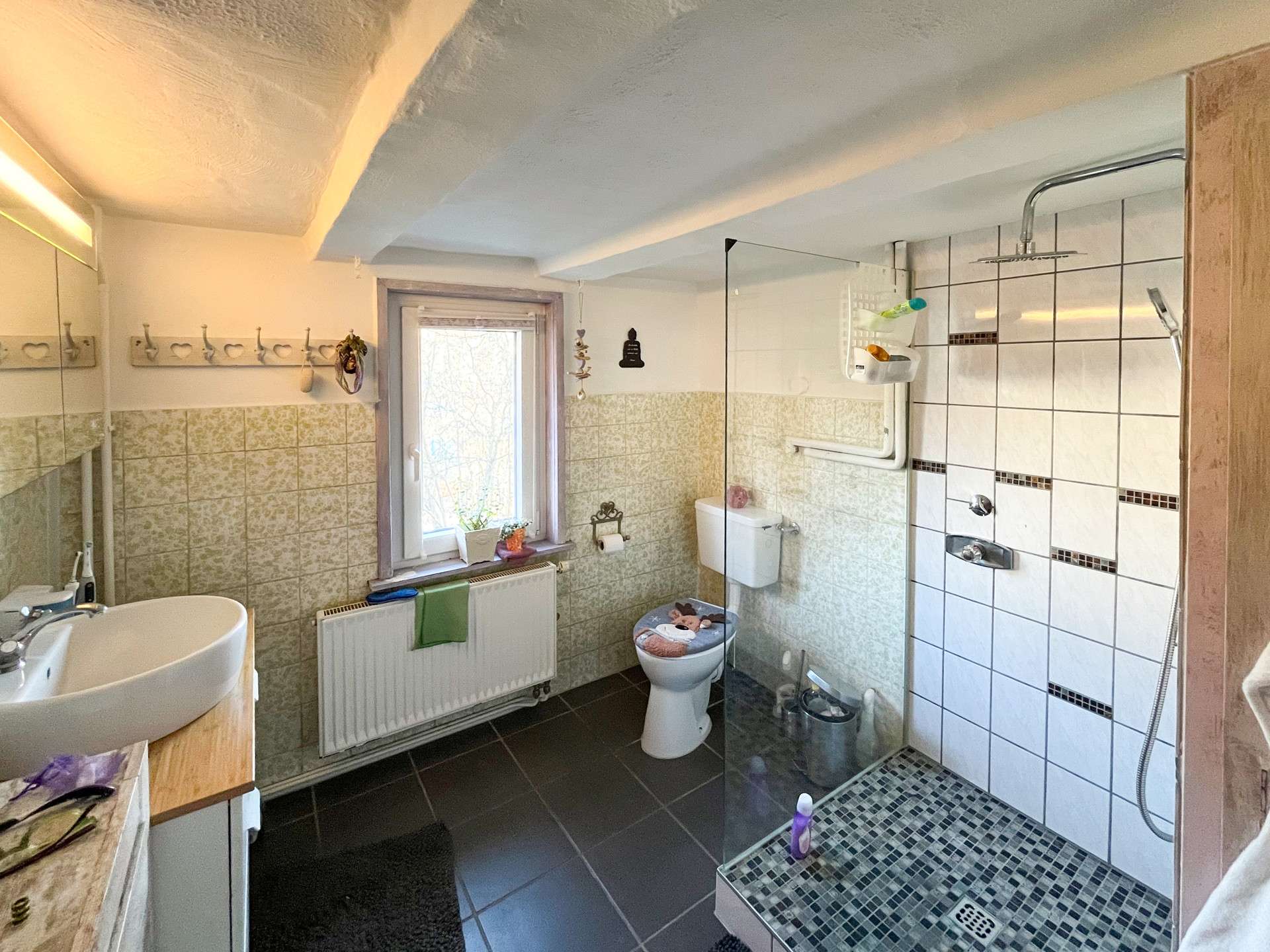 Immobilie in Hilchenbach - Charmantes Fachwerkhaus mit zwei Terrassen - stilvolles Wohnen im Herzen von Hilchenbach! - Bild 7