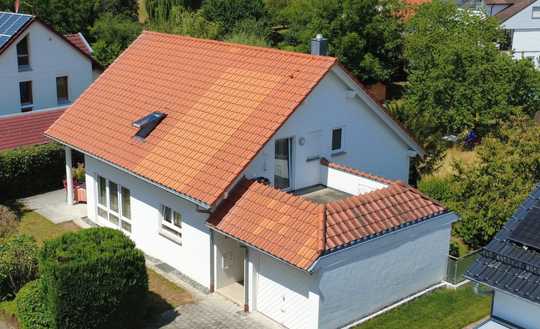 freistehendes Einfamilienhaus in Massivbauweise mit Garten