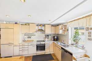 Investoren auf der Suche nach Gemeinschaftsunterkünften aufgepasst! Mod. Haus, 7 1/2 Zi. kernsaniert – Ludwigsburg (Kreis) – Vorschaubild 12