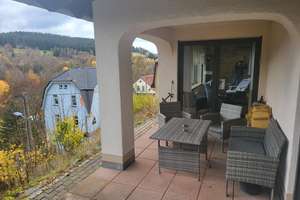 Gemütliches Zweifamilienhaus mit 6 Zimmern, ca. 200 m² Wohnfläche und Fernblick in Klingenthal – Die vollständige Adresse der Immobilie erhältst du vom Anbieter., 8248 Klingenthal – Vorschaubild 2