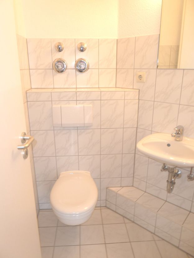 Gut geschnittene 4-Zimmerwohnung.. V-E-R-K-A-U-F-T.. image 3