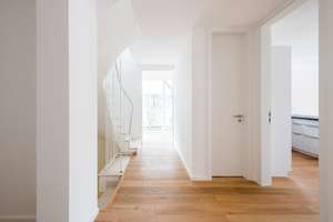 Erstbezug nach exklusiver Kernsanierung: stilvolle Doppelhaushälfte mit Gartenidylle in Gräfelfing – Die vollständige Adresse der Immobilie erhältst du vom Anbieter., 82166 Gräfelfing – Vorschaubild 14