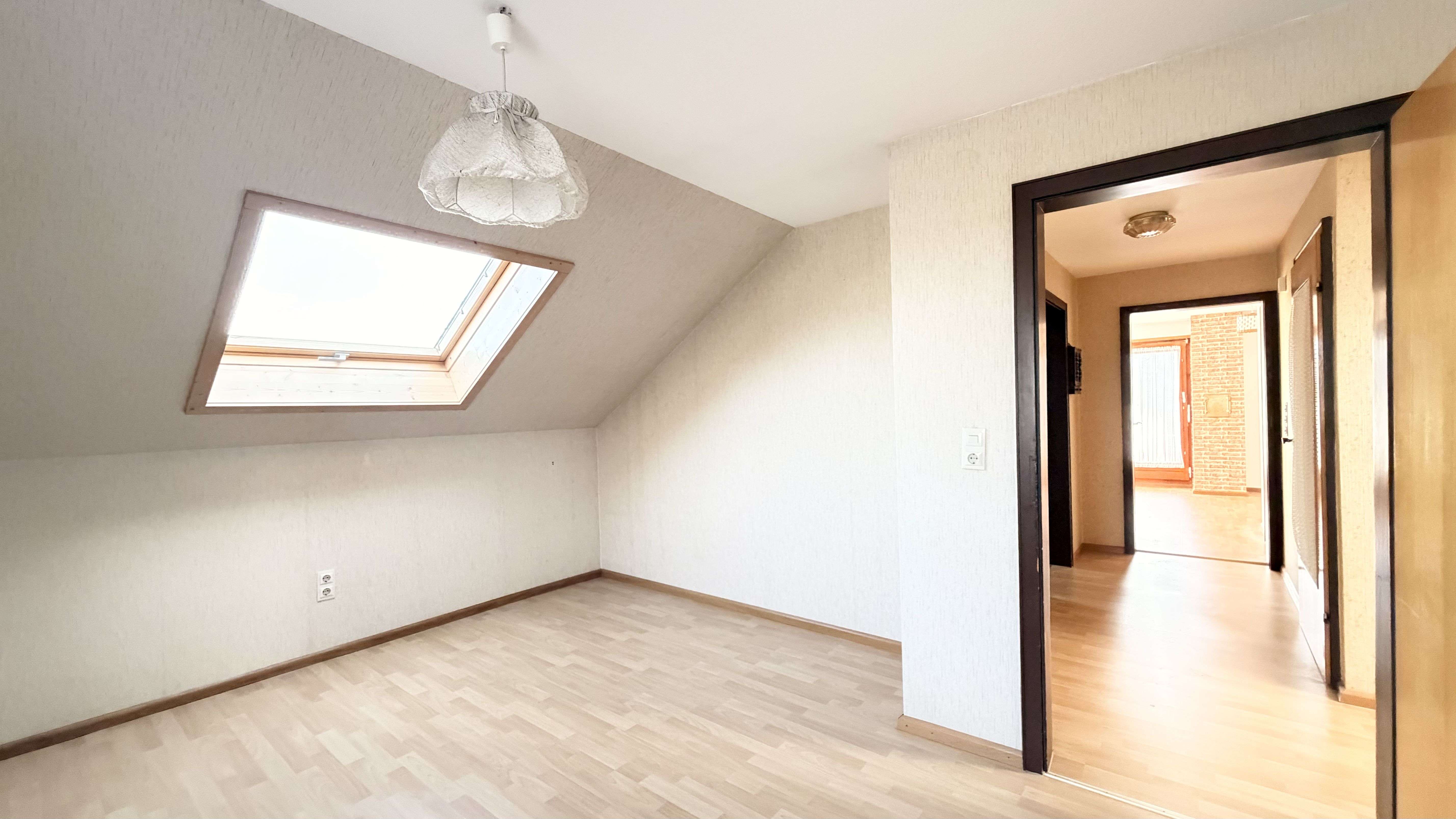 Immobilie in Löffingen - Ruhe und Natur: Einfamilienhaus mit Einliegerwohnung auf traumhaftem Grundstück - Bild 4