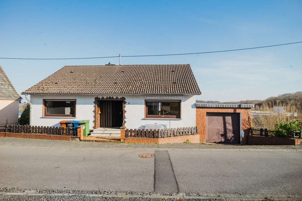 Immobilie in Linz am Rhein - Selbst einziehen & Miete sichern – Zweifamilienhaus mit Einliegeroption - Bild 0