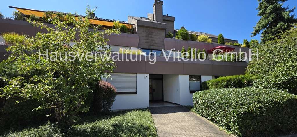 Saarbrücken-Rotenbühl: Großzügige Wohnung mit Balkon & Gartenanteil !