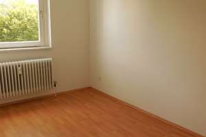 Frisch Renovierte 3 Zimmer-Wohnung mit Balkon – 38228 Lebenstedt, Salzgitter – Vorschaubild 3